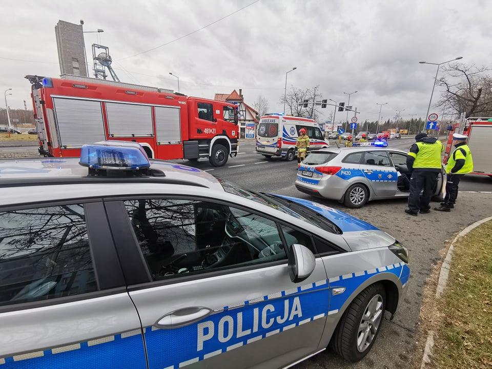 Zderzenie samochodu osobowego z karetką przy ul. Grunwaldzkiej