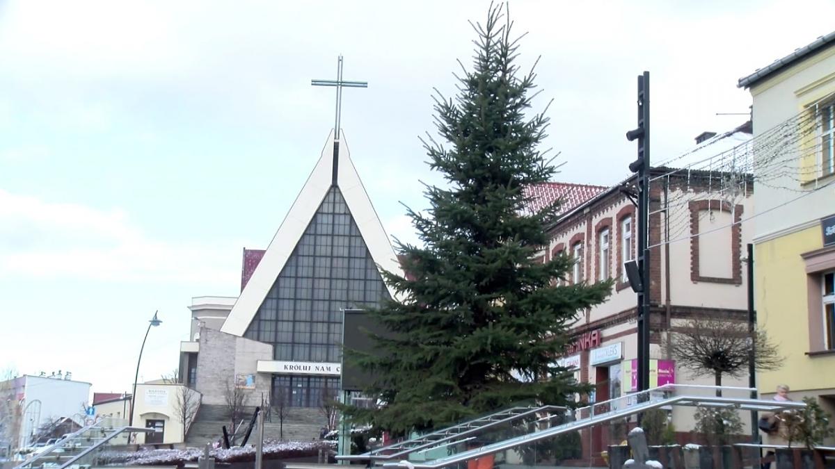 Trwa montaż świątecznych dekoracji