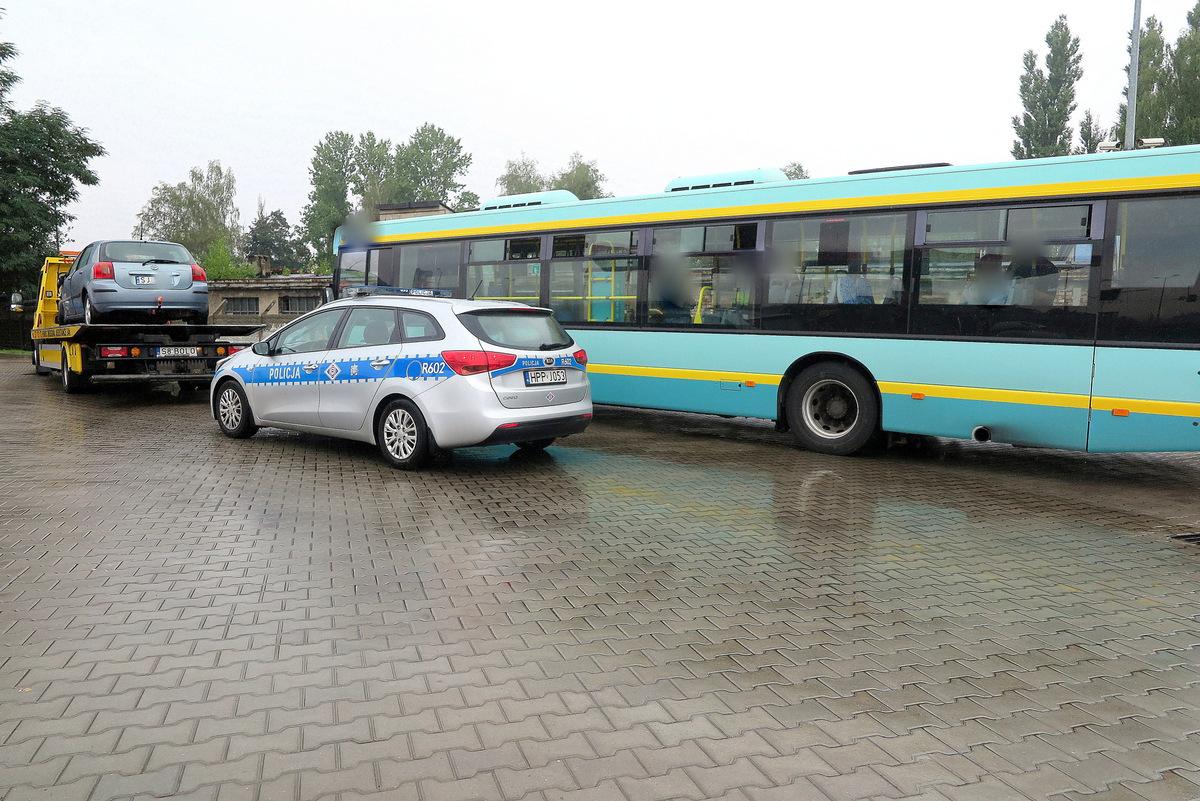 Kolizja autobusu z osobówką na Krakowskiej