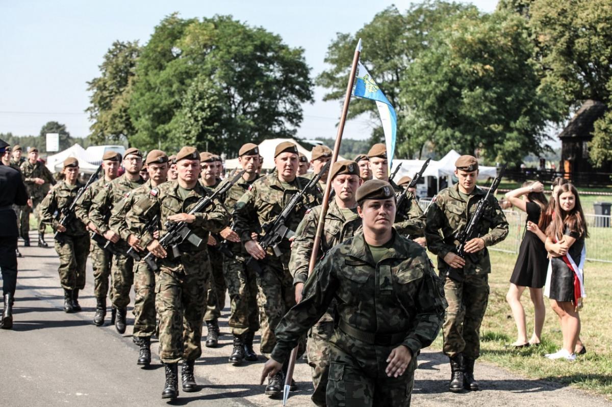 Przysięga żołnierzy 13 ŚBOT