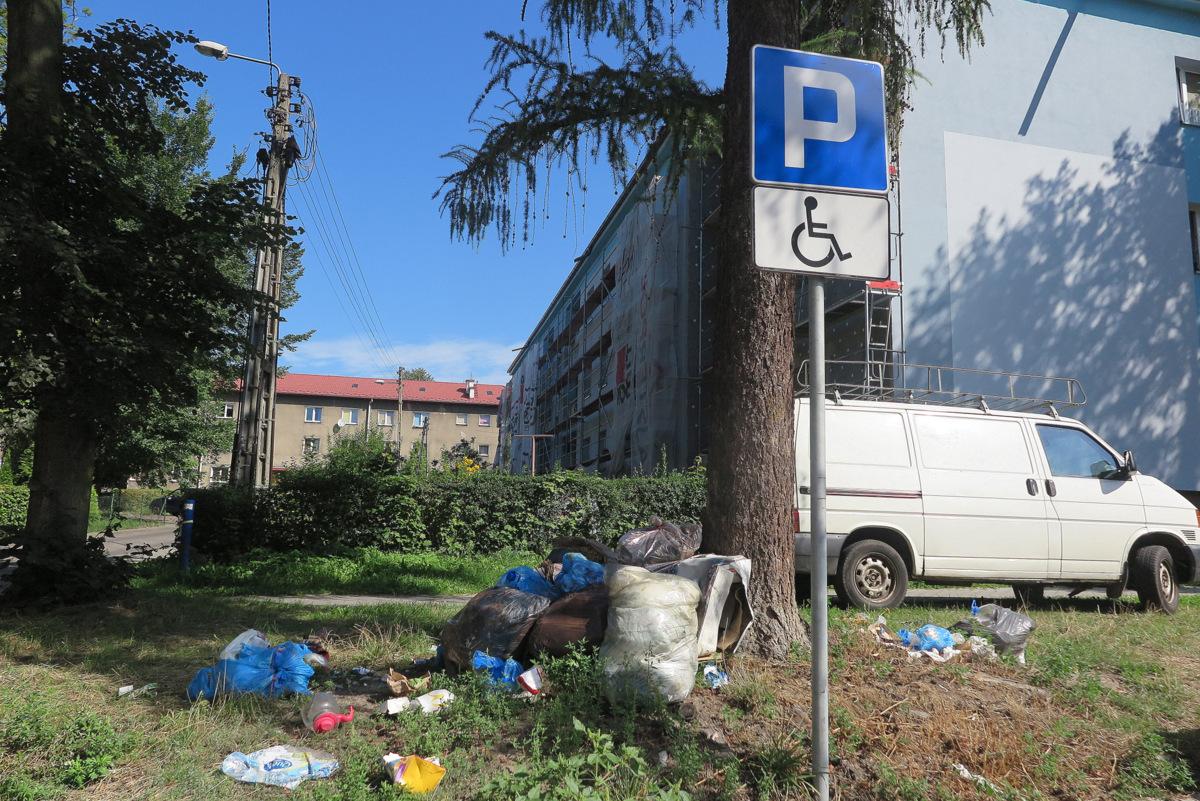 Nielegalny śmietnik na Osiedlu Stałym