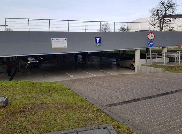 Nowo otwarty parking w centrum - będą poprawki