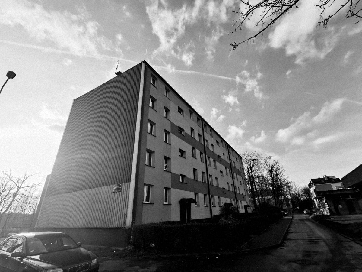 Nocna awantura na Gagarina. Dźgnęła dwukrotnie męża w klatkę piersiową