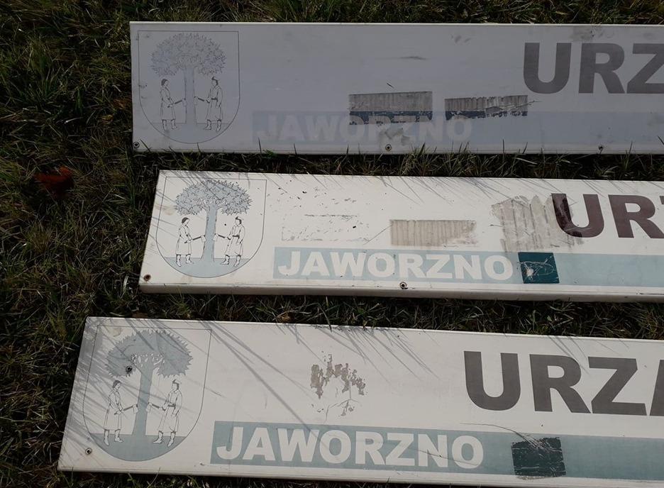 MZDiM wymienia tablice na przystankach, ale...