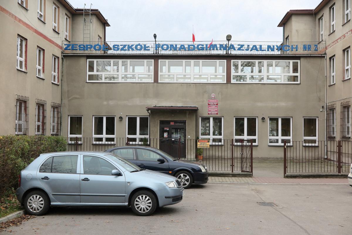 Kolejna szkoła do 