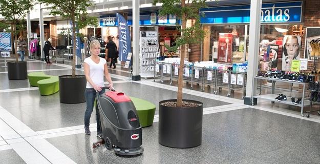 Maszyny do mycia podłóg dla firm - na jaki sprzęt postawić?