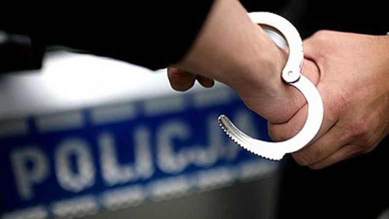 17-latek schował się przed policją w szafie