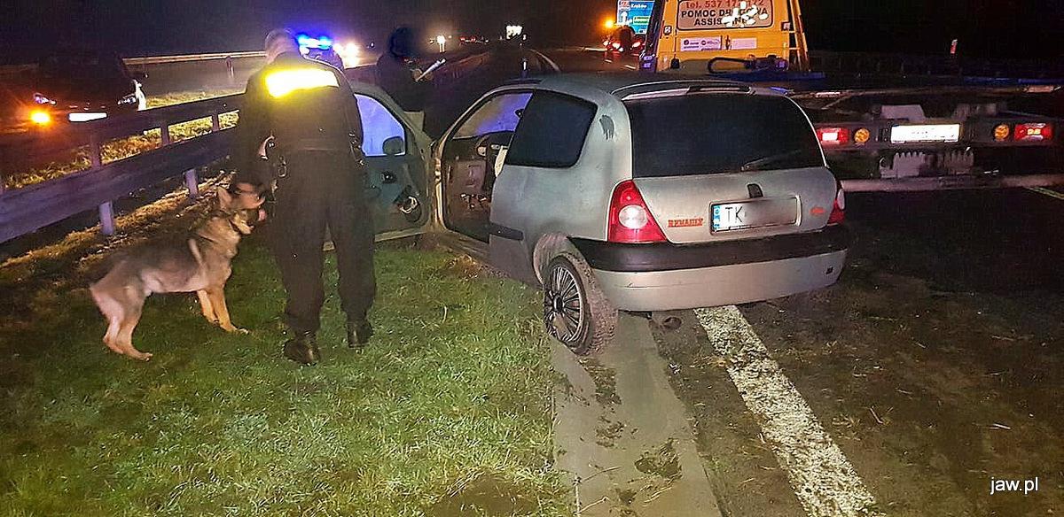 Uderzył w bariery na autostradzie i... zniknął!