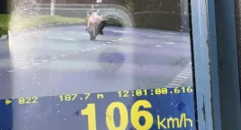 Kierowca stracił prawo jazdy za rażące przekroczenie…