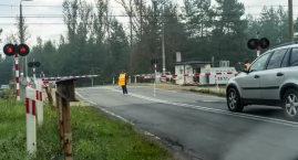 Uszkodzone rogatki na przejeździe kolejowym w Jaworznie