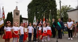 Uroczystości pod pomnikiem w Ciężkowicach 