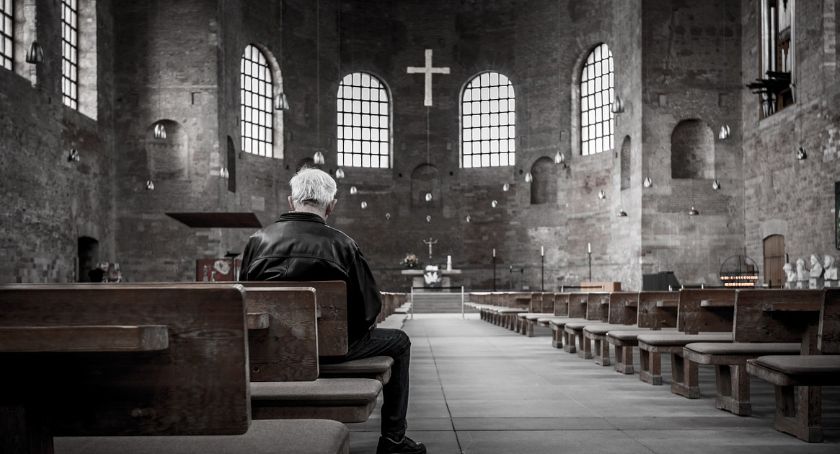 Bp Ryszard Kasyna odwołuje dyspensę od udziału w niedzielnej mszy św.