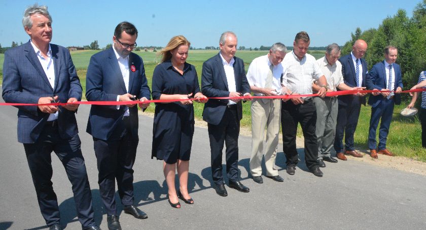 Na tę inwestycję czekano od pół wieku - droga Garczyn-Kobyle otwarta