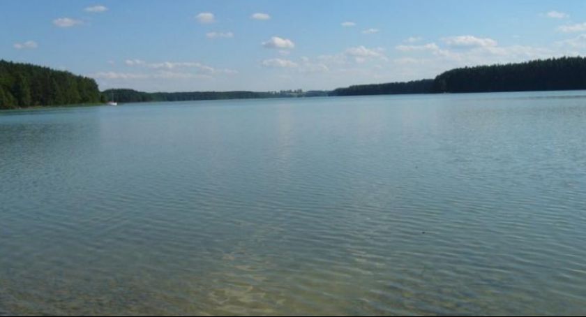 Dobrogoszcz. Zakwitły sinice – zamknięte kąpielisko