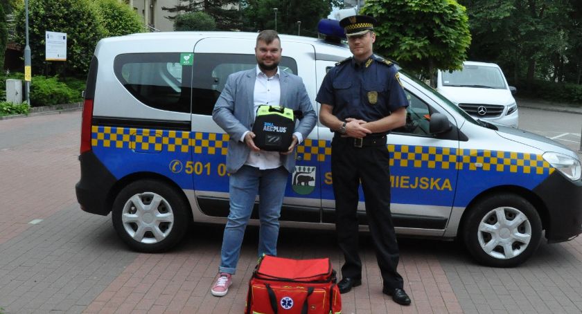 W trosce o bezpieczeństwo mieszkańców, miasto zakupiło trzy defibrylatory AED