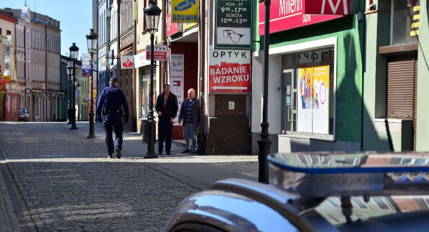 82 pouczenia i kara dla dyskoteki - to wynik działań policji i sanepidu ws. COVID-19