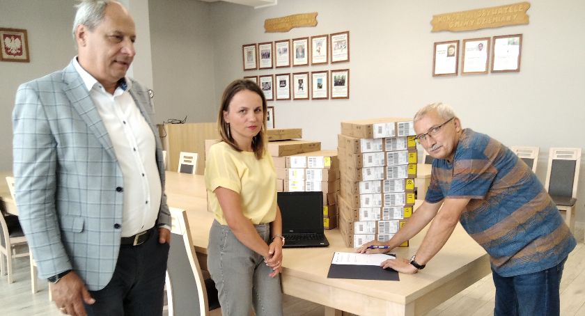 Gmina Dziemiany pozyskała kolejne laptopy dla szkół