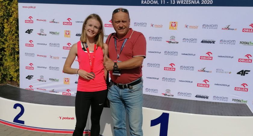 Złote i srebrne medale Weroniki Lizakowskiej i Olimpii Brezy.