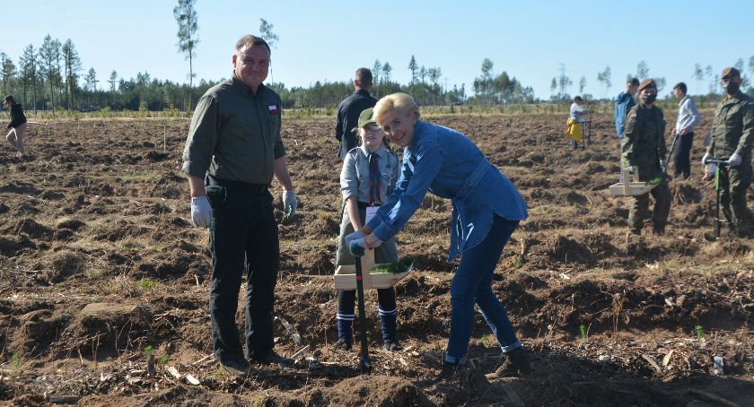 W Lipuszu sadzili las wspólnie z Parą Prezydencką 