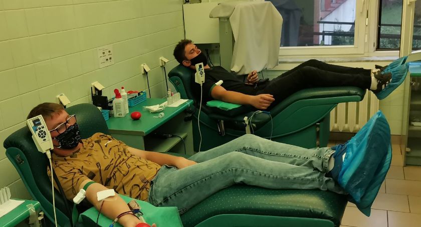 Dzielili się krwią. XV Sobota Mundurowych Krwiodawców za nami