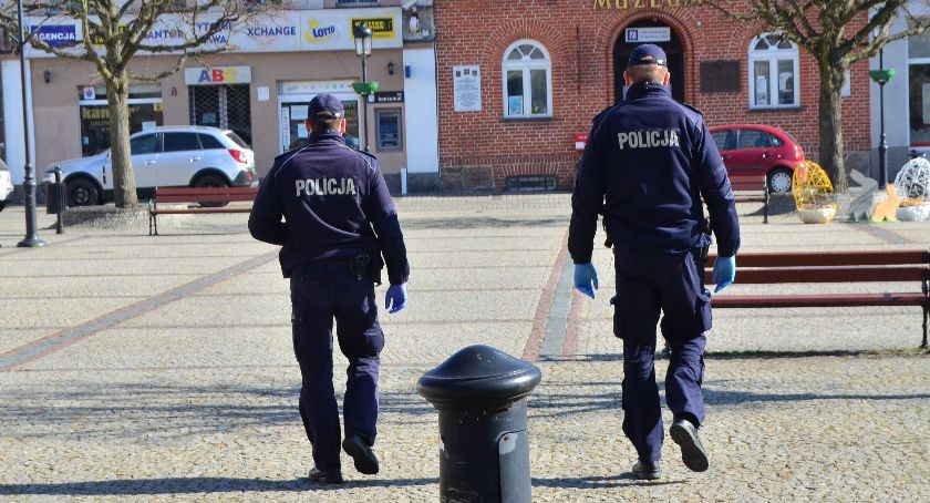 Rośnie liczba zakażeń w Kościerskiem. Policja kontroluje i apeluje