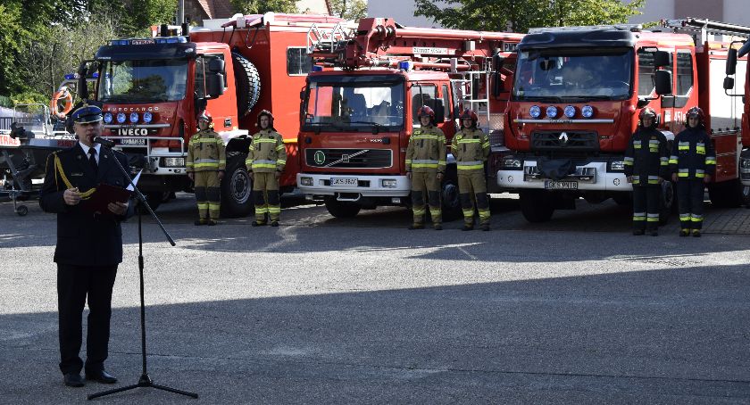 Bryg. Tomasz Holc pożegnał się z kościerską strażą i mundurem