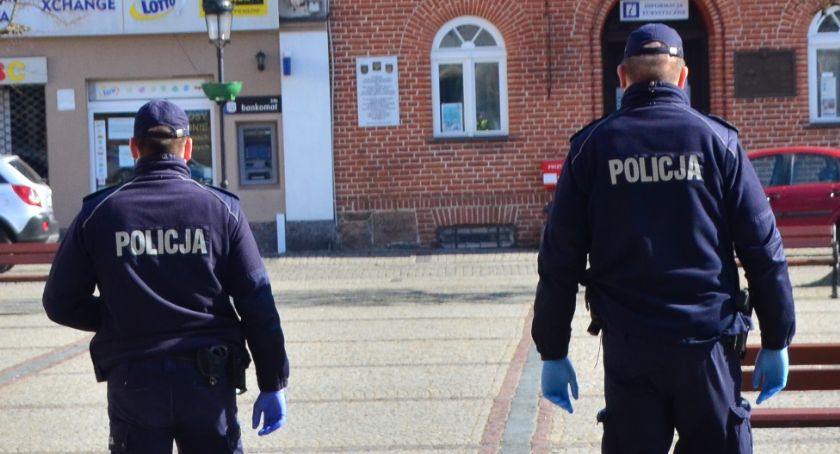 Rośnie liczba zakażeń i mandatów za nieprzestrzeganie obostrzeń