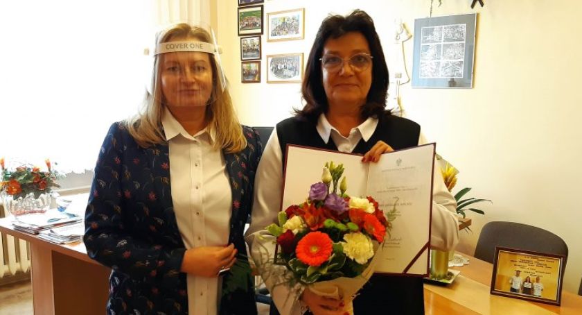 Jarosława Łoncka z honorowym tytułem Profesora Oświaty 