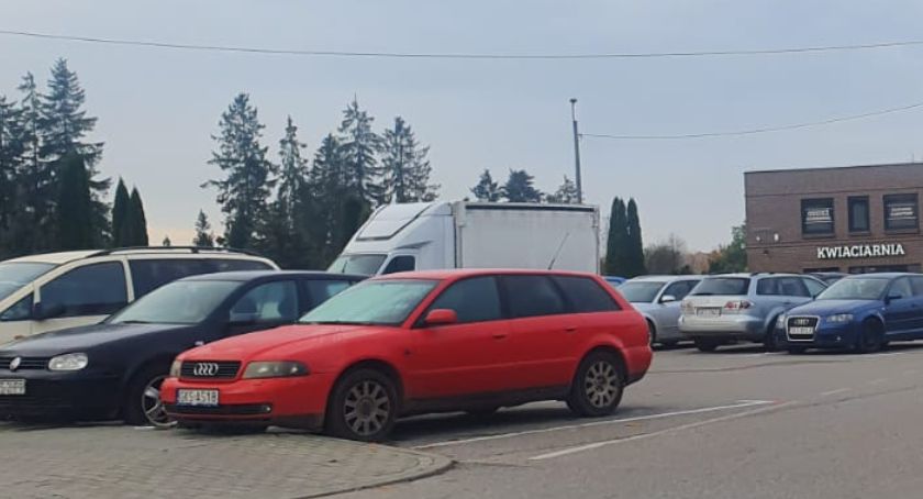 Kontrowersje wokół parkingu przy cmentarzu w Kościerzynie