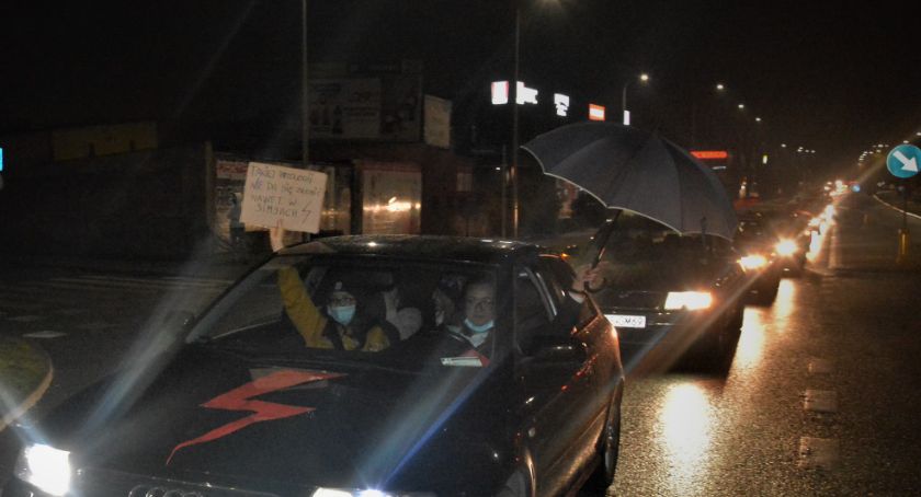Samochodowy protest w Kościerzynie w obronie praw kobiet