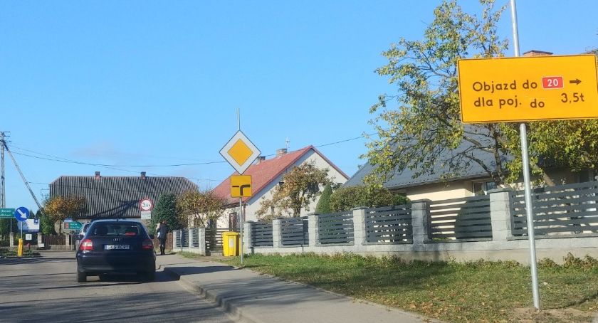 Drogi w Łubianie nadal dewastowane przez samochody ciężarowe