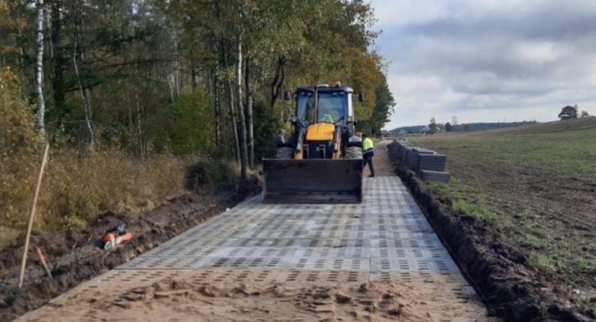 Remontują drogi w kilku miejscowościach gminy Kościerzyna