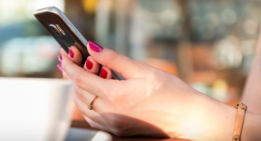 Wynik testu na Covid-19 otrzymasz na telefon lub maila
