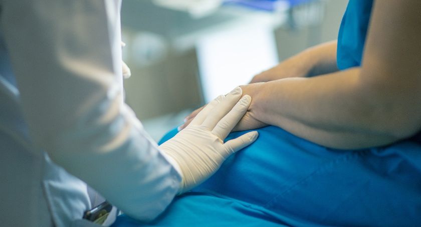 Kolejne 44 zakażenia w powiecie kościerskim i jeden zgon