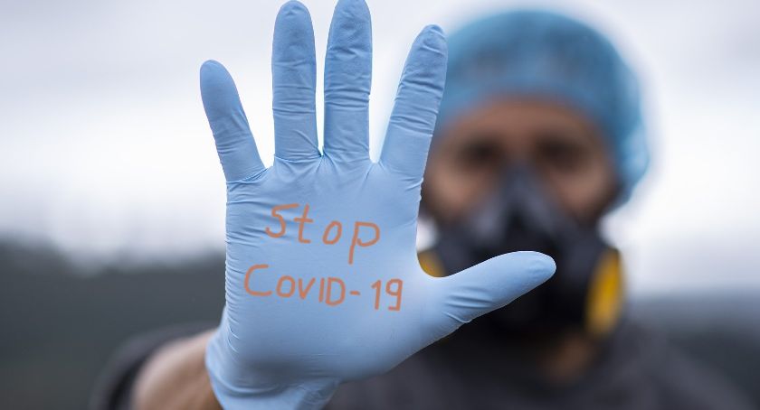 20 zachorowań w powiecie kościerskim i zgon z powodu Covid
