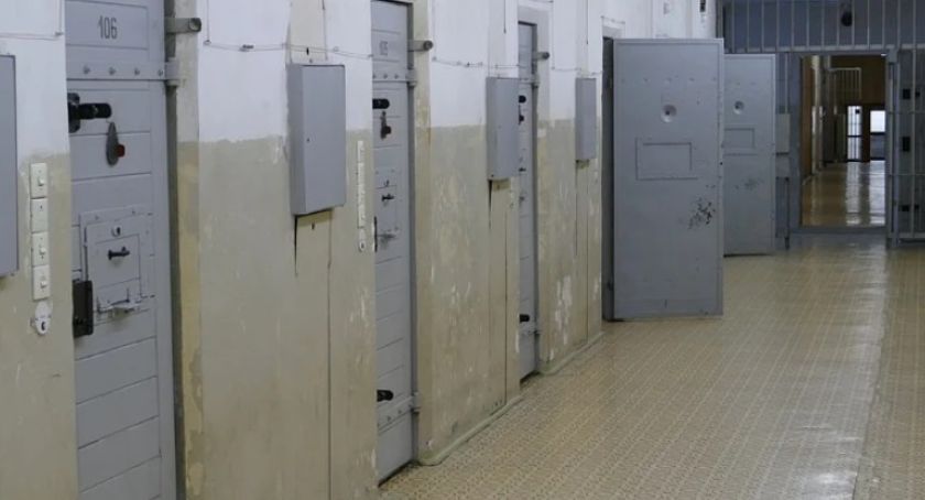 Poszukiwał ich sąd, zatrzymali ich kościerscy policjanci 