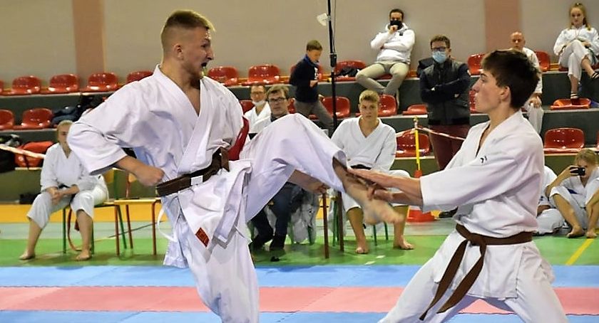 Kościerscy karatecy wrócili z zawodów z Bytowa z workiem medali