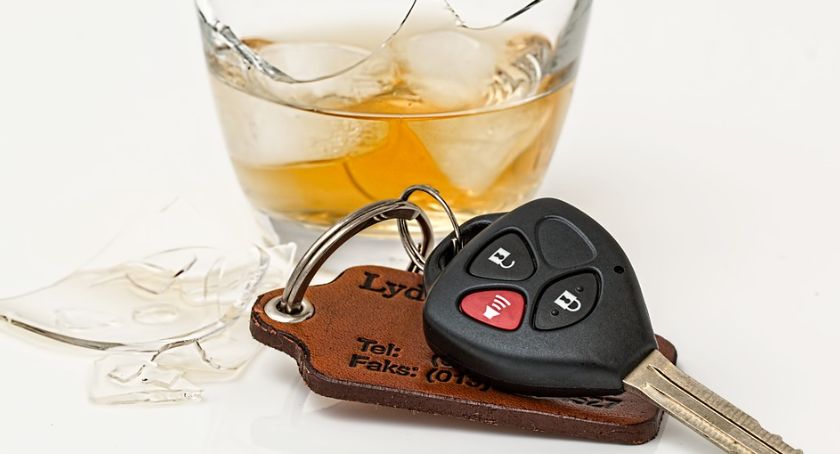 Pijany bez uprawnień pojechał do sklepu po alkohol 