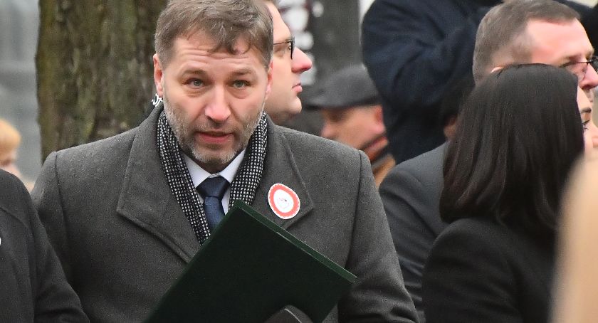 Radny gminy Kościerzyna zarzuca burmistrzowi mijanie się z prawdą i butę