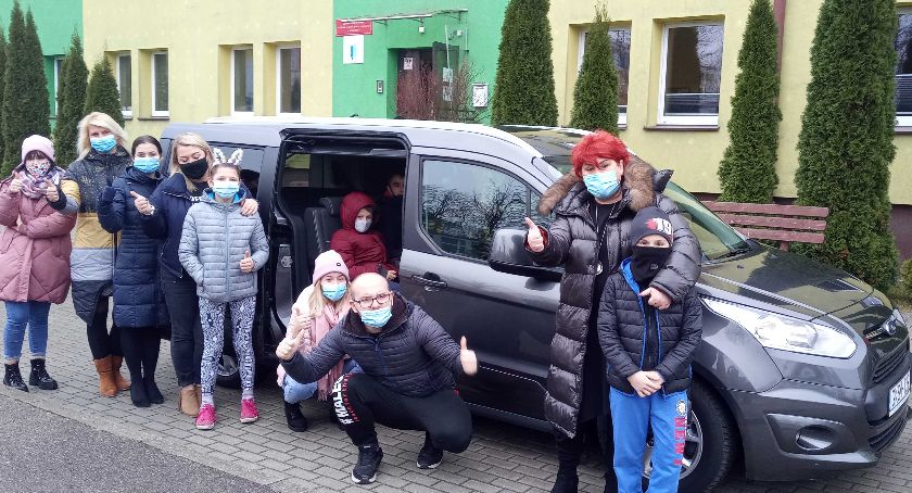 Nowe auto dla podopiecznych kościerskiego Domu Dziecka