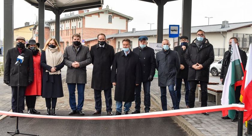 Nowe miejsca parkingowe przy dworcu PKP czekają już na kierowców