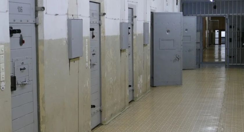 32-latek odpowie za dwie kradzieże - wpadł podczas kradzieży suwmiarek