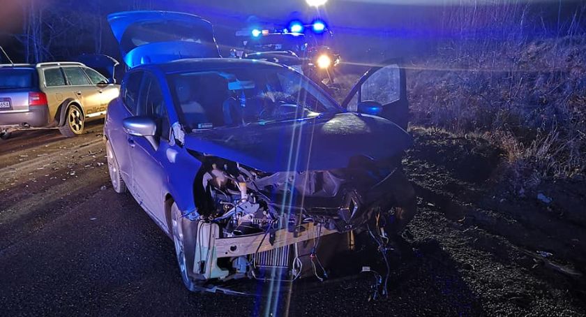 Dwie osoby ranne w wypadku. 18-latek wymusił pierwszeństwo, stracił prawo jazdy