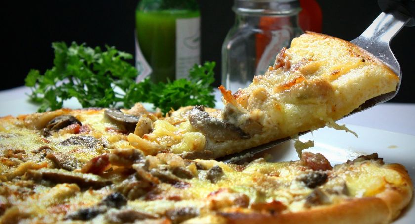 Mają już dość i dlatego zapraszają klientów do konsumpcji przy stolikach