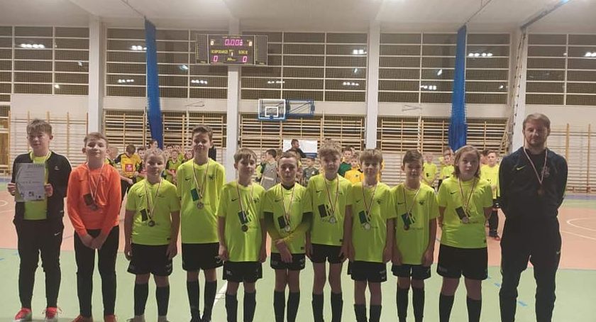 Młodzi piłkarze KS Skorzewo najlepsi w piłkarskim turnieju Kiełpino Cup