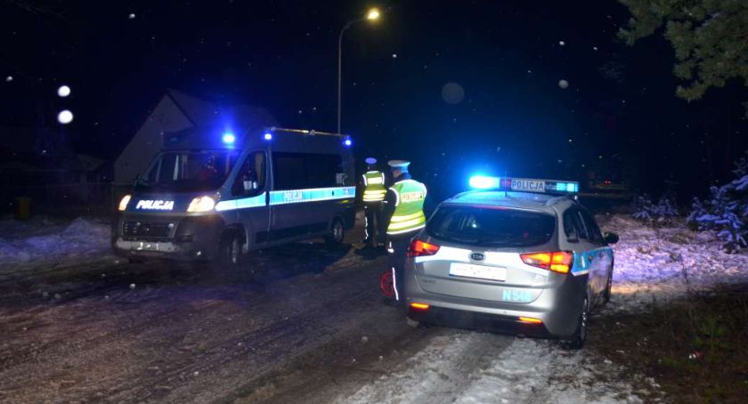 Konarzyny. Wpadła w poślizg, zderzyła się z innym pojazdem - cztery osoby w szpitalu
