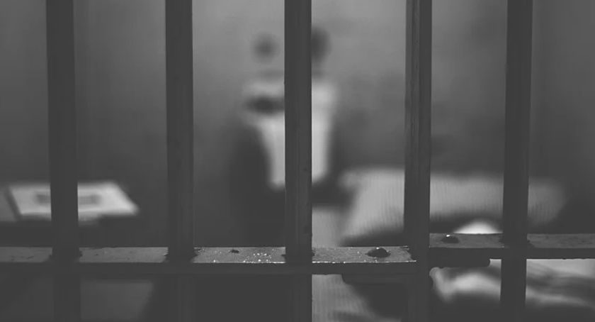 Poszukiwany przez sąd 20-latek wpadł na kradzieży sklepowej