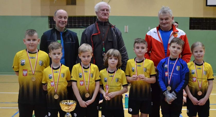 Młodzi piłkarze Santany Wielki Klincz grali ze zmiennym szczęściem