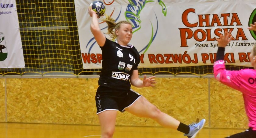 Sesnsacyjna porażka kościerskich szczypiornistek w meczu z drużyną z Płocka