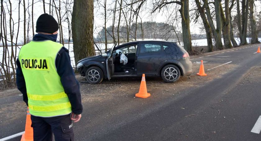 30-latka podczas wyprzedzania zderzyła się z seatem - jedna osoba ranna
